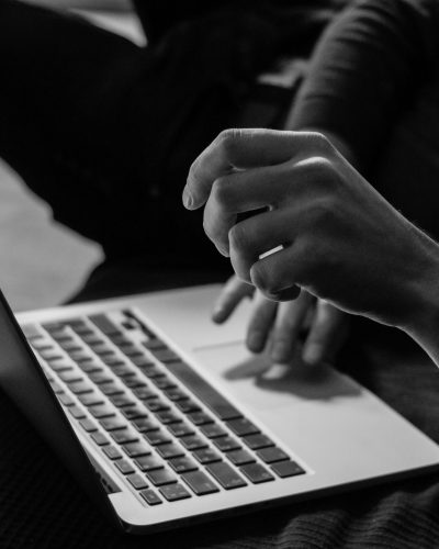 sergey-zolkin-_UeY8aTI6d0-unsplash stratégie digitale